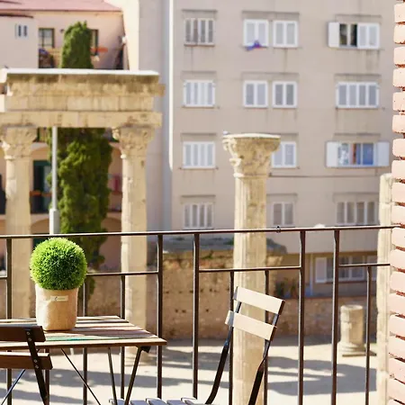 Apartment Forum 3 *