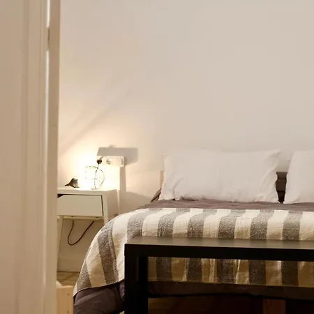 Apartment Forum 3 *